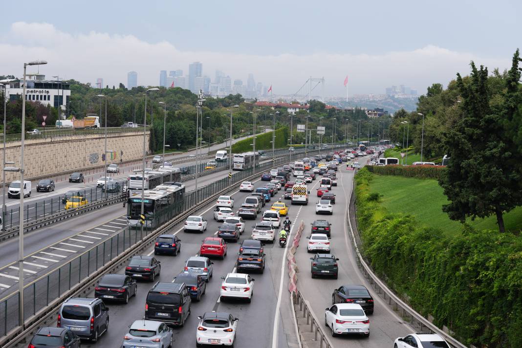 Okullarda uyum haftası başladı: İstanbul'da trafik felç oldu 1